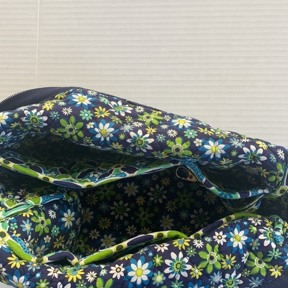 Vera Bradley Purse “Daisy Daisy” - Picture 4 of 9